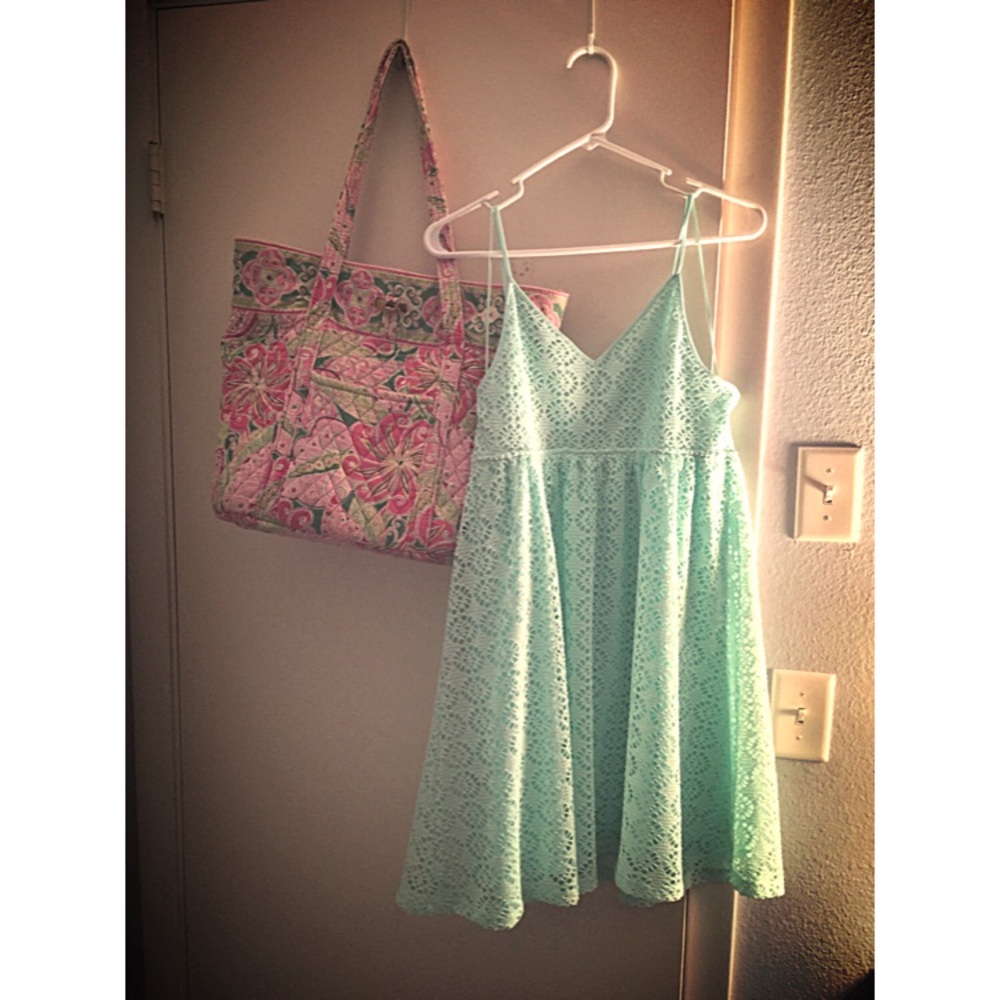 Beautiful teal dress! Great for summer!